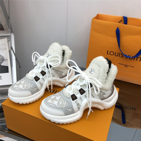louis vuitton LV fashion trend casual sneakers