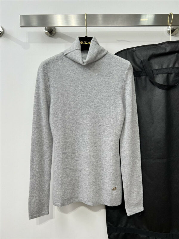 loro piana round button cashmere bottoming top