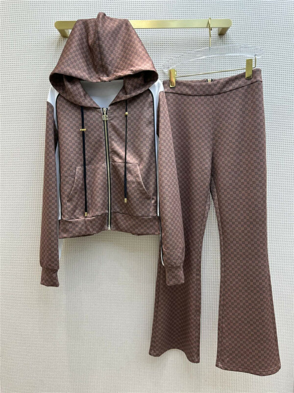 Balmain presbyopic jacket + bell-bottom pants suit