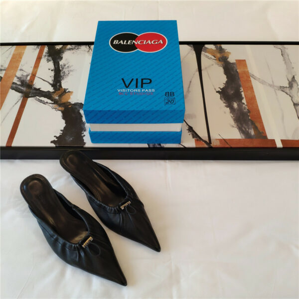 Balenciaga's new knife-heel kitten-heel elastic cuffed shoes