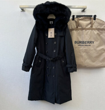 Burberry classic raccoon fur collar hooded long down jacket