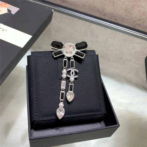 chanel bow double c brooch