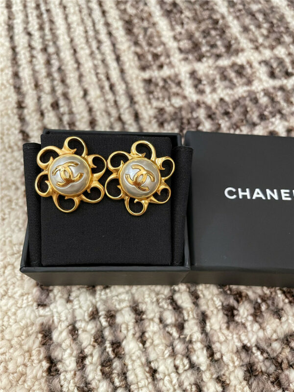 chanel sunflower double c pearl earrings