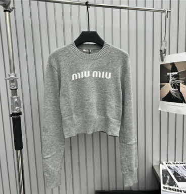 miumiu color block logo letter round neck knitted sweater