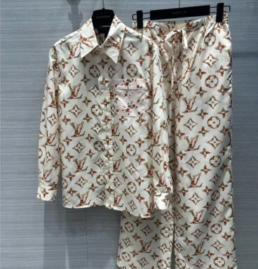 louis vuitton LV positioning printed pajama style suit