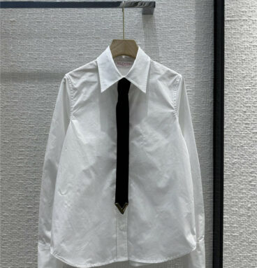 valentino hardware V-button tie white shirt