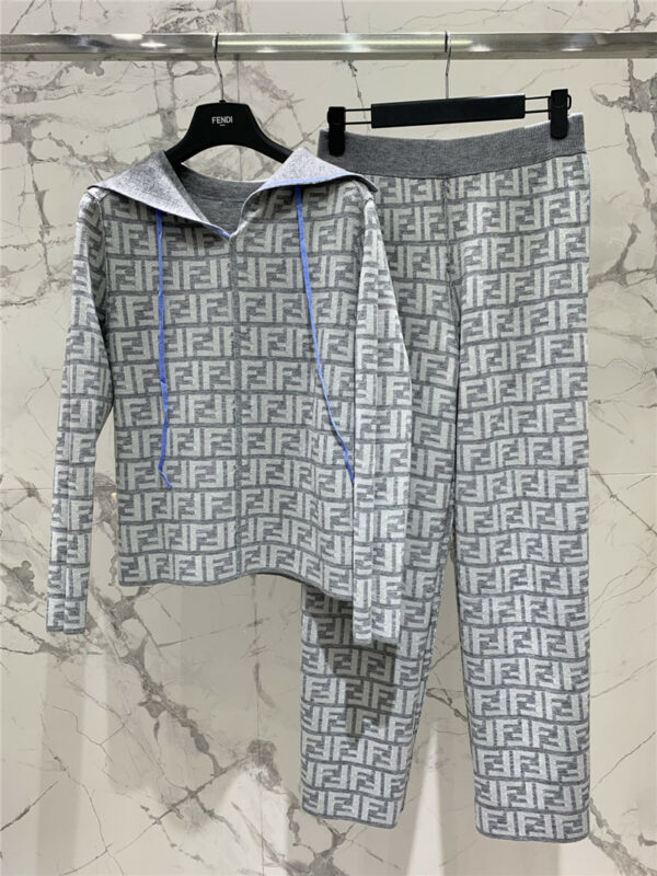 fendi presbyopic letter logo reversible lapel pullover sweater suit