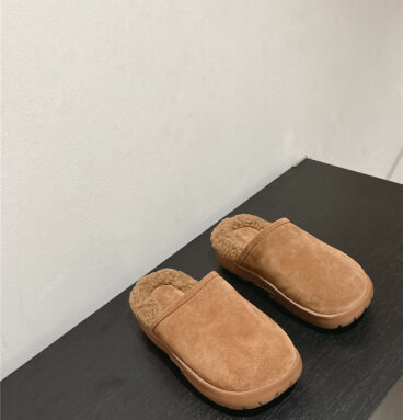 Bottega Veneta thick-soled fur slippers