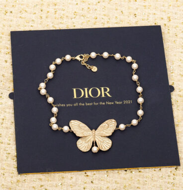 dior butterfly pearl necklace