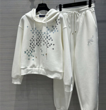 louis vuitton LV early spring series new sports suit