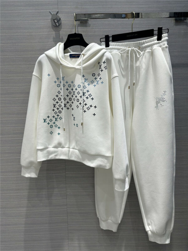 louis vuitton LV early spring series new sports suit