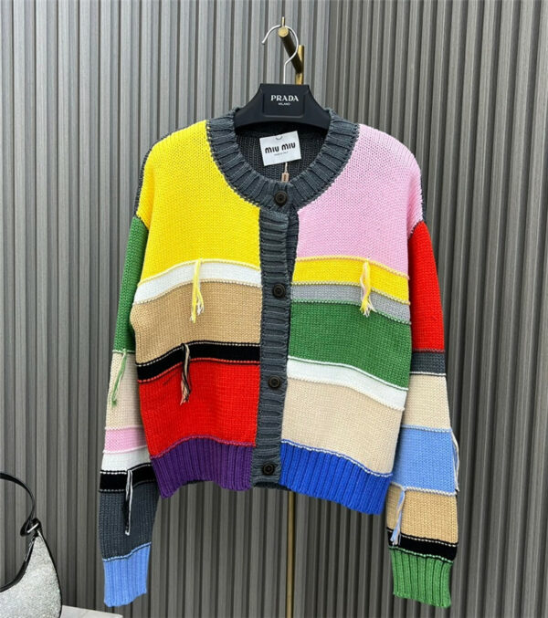 miumiu contrasting color crew neck knitted cardigan