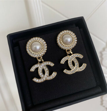 Chanel Sunflower Pendant C Earrings