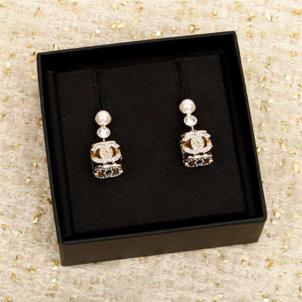 Chanel Full Diamond Sieve Double C Earrings