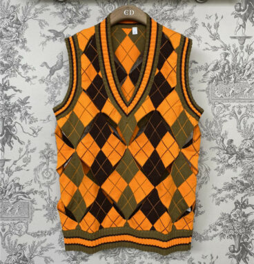 Burberry new early spring knitted split vest