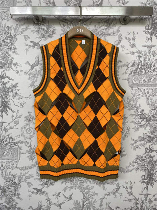 Burberry new early spring knitted split vest