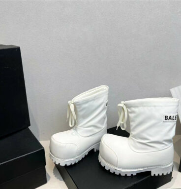 Balenciaga new snow boots