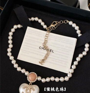 chanel small incense necklace