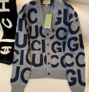 gucci new full logo jacquard knitted cardigan