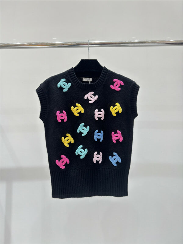 chanel contrast letter crew neck knitted vest
