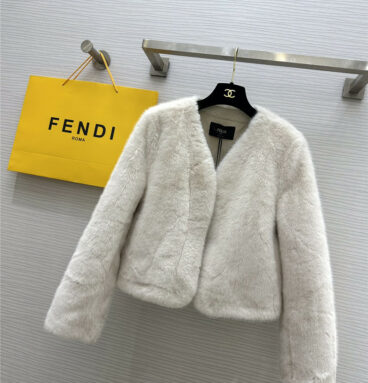 fendi eco-friendly fur one-piece sheep wool short coat