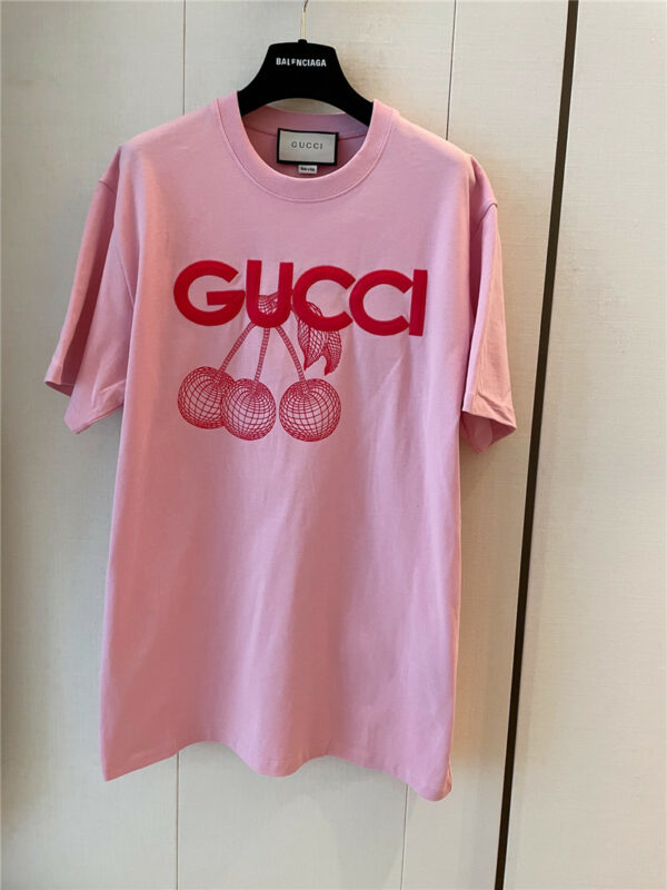 gucci heavy embroidered cherry short sleeves