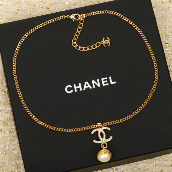 chanel pearl bean letter double c necklace