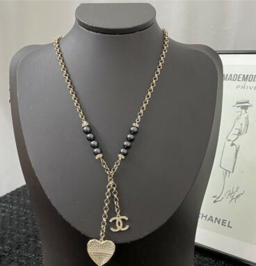 chanel black love gradient necklace