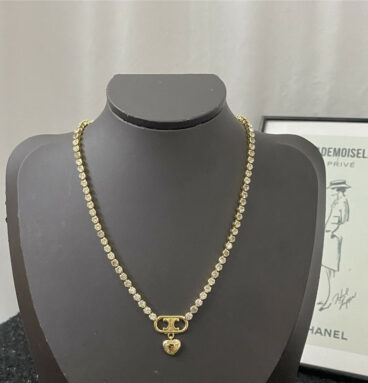celine stunning crystal necklace