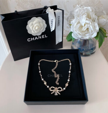 chanel twist pink diamond bow pearl necklace