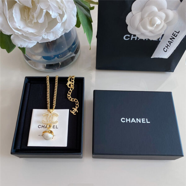 chanel full diamond double c letter pearl bean necklace