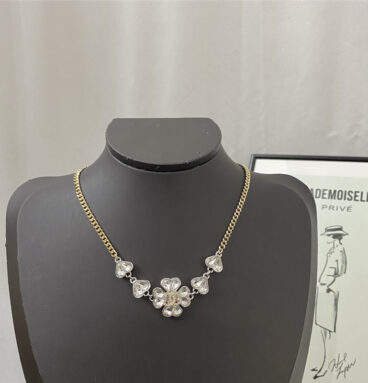 chanel diamond four-leaf clover love necklace