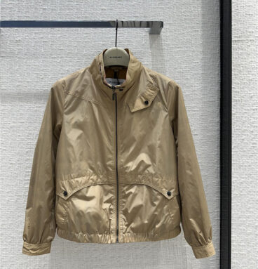 Burberry sun protection zipper jacket small coat