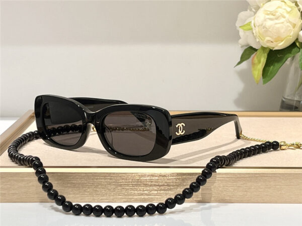 chanel chain hole notch buckle structure sunglasses