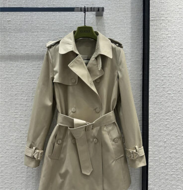 gucci khaki short and medium trench coat