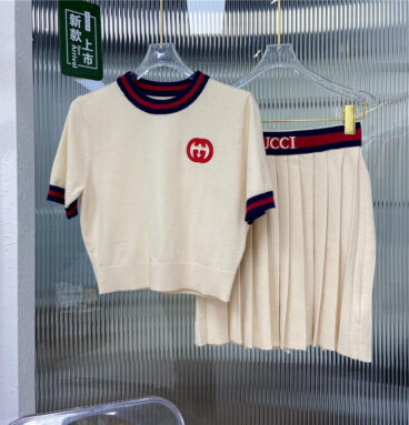 gucci sports knitted short sleeve + knitted skirt suit