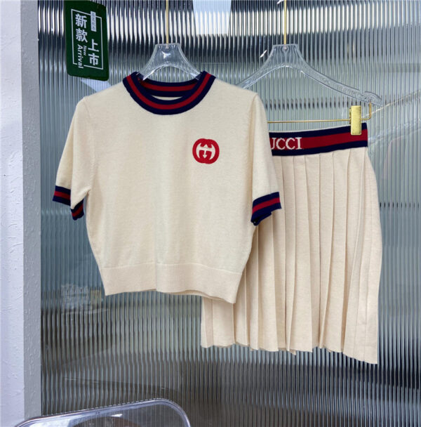 gucci sports knitted short sleeve + knitted skirt suit