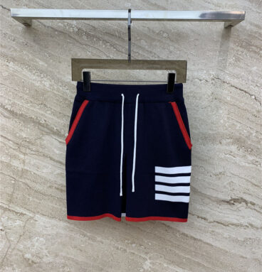 THOM BROWNE four-stripe contrasting color knitted skirt