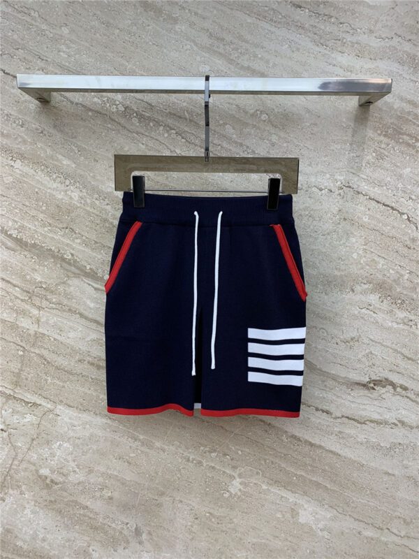 THOM BROWNE four-stripe contrasting color knitted skirt