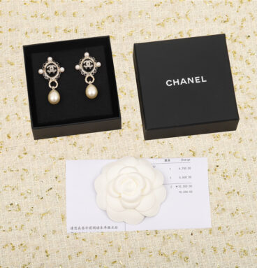 chanel palace style pearl earrings