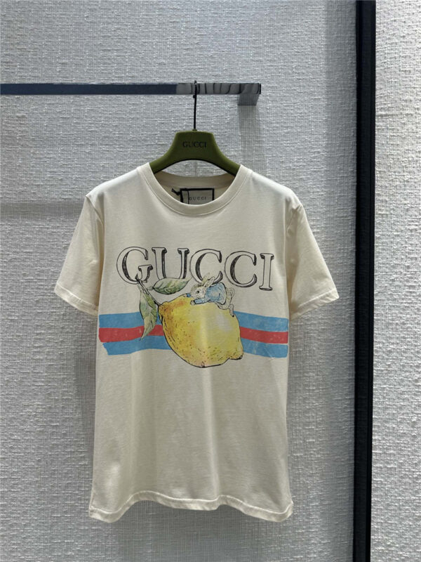 Gucci Peter Rabbit lemon bunny printed T-shirt