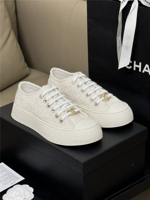 chanel spring and summer large toe shoes