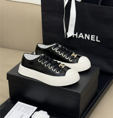 chanel spring and summer large toe shoes