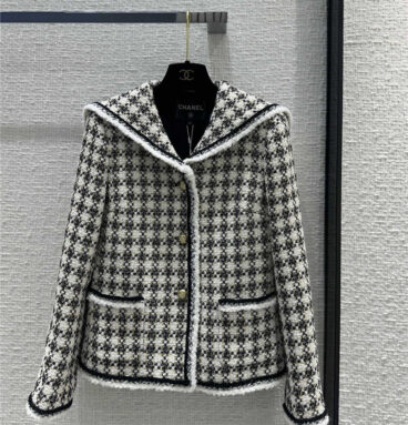Chanel age-reducing college style navy collar jacket