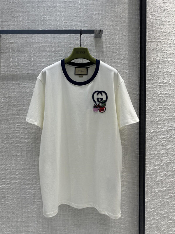 gucci cartoon cherry patch embroidered cotton T-shirt