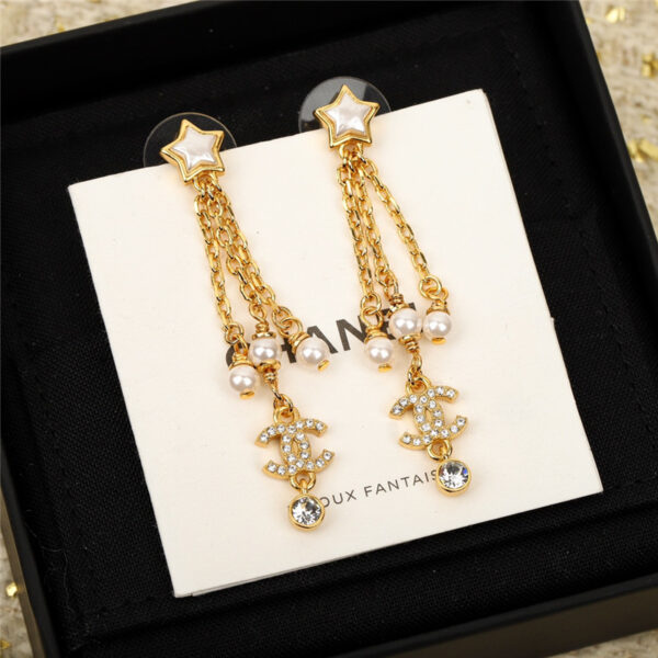 chanel five-pointed star earrings