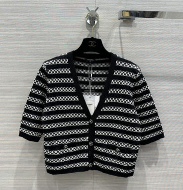 chanel knitted V-neck cardigan