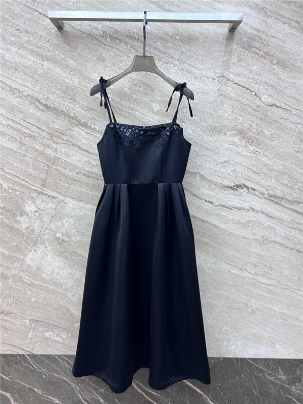 miumiu classic elegant little black dress