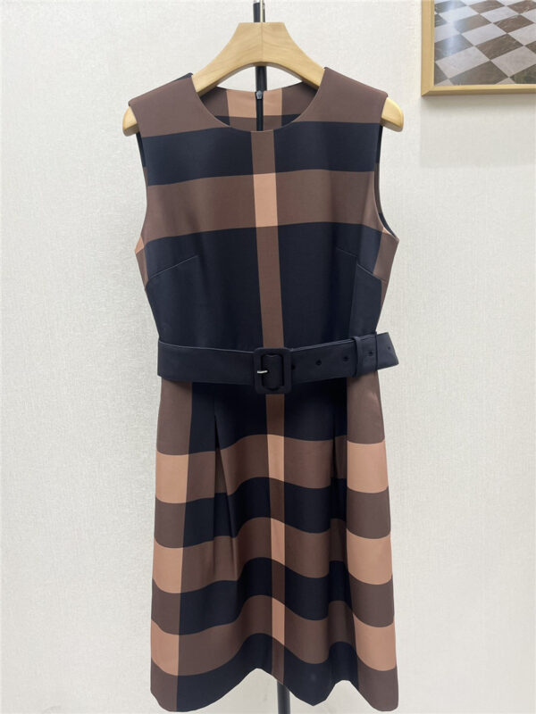 Burberry spring and summer dress