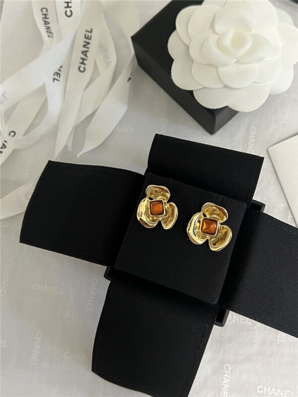 chanel vintage gold floral earrings